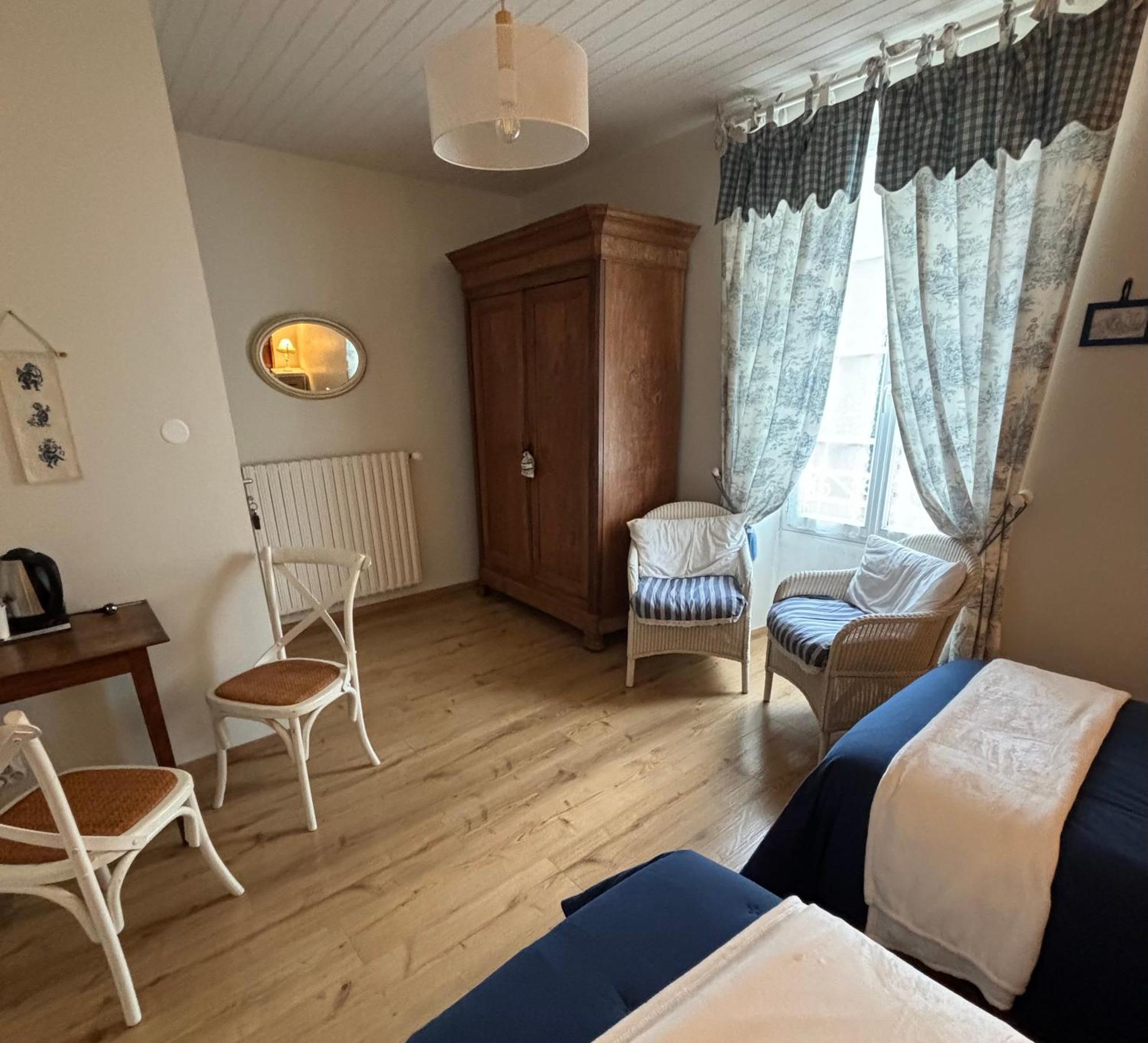 Chambres D'Hotes Le Tilleul Saint-Hilaire-des-Loges Eksteriør bilde
